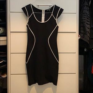 EXPRESS BLACK AND WHITE SIZE 2 WOMANS DRESS